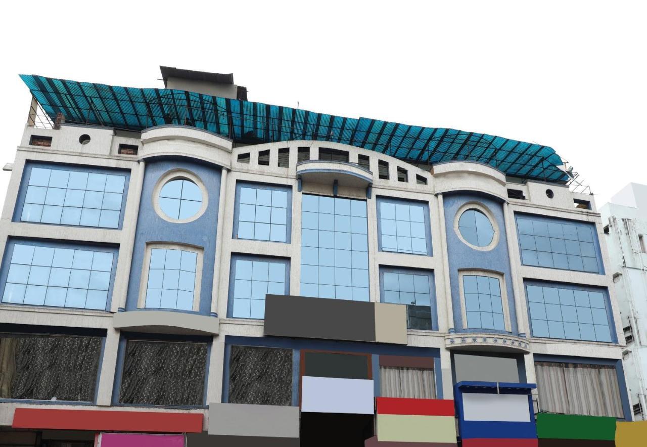 Capital O The City Park Near Nampally Railway Station Хидерабад Екстериор снимка